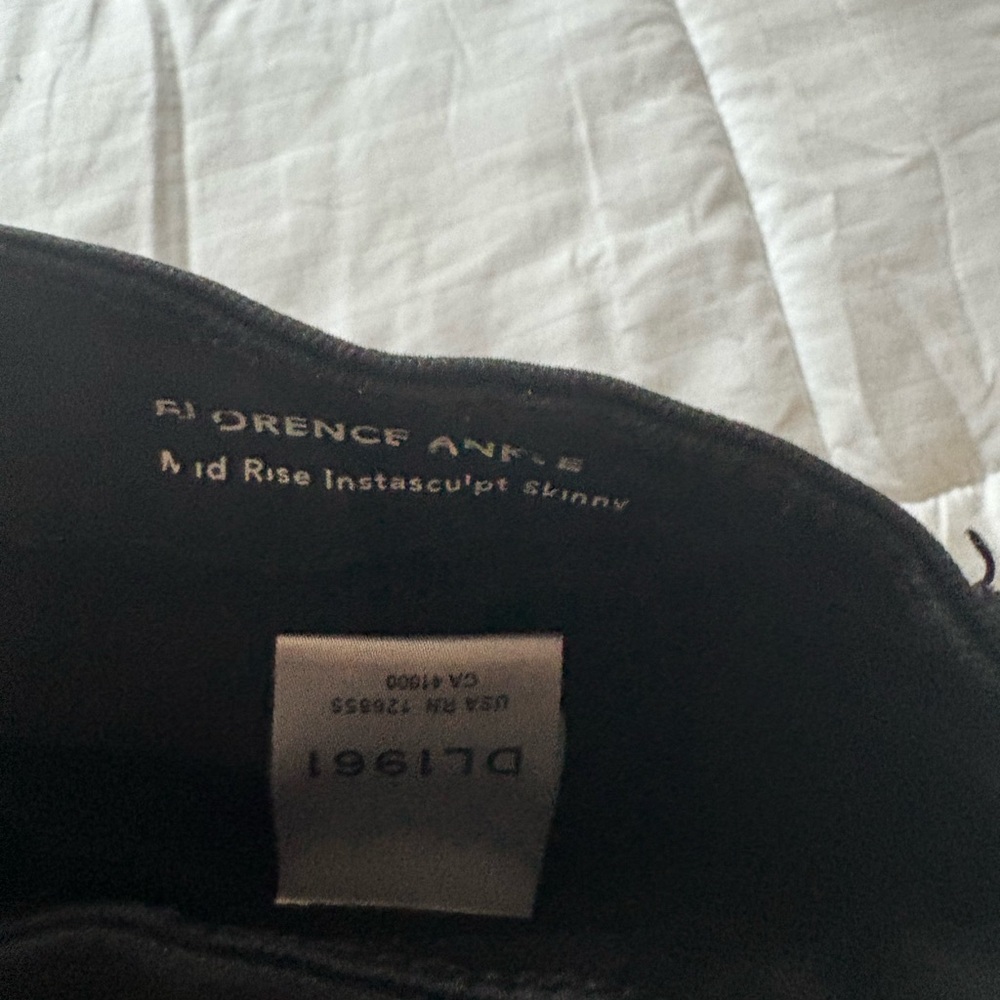 DL1961 Dark Denim Jeans - Picture 3 of 4